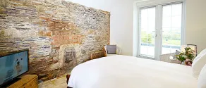 Live & Let Live Inn - Room