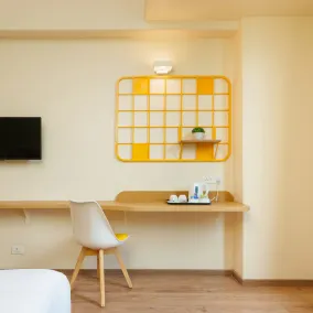 Bloom Hotel - Sector 62 - Quarto