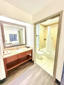Baymont by Wyndham Tallahassee - Chambre