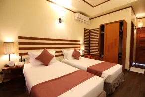 Araamu Hotels Maldives at Dhiffushi - Rum