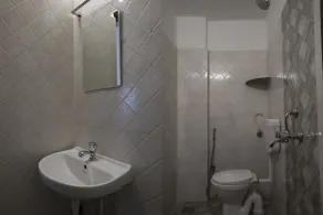 Hotel O RVC Hospitality Near Pune Airport - Bagno