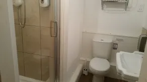 Kingswood Guest House - Badezimmer