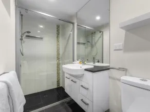 Morgan Suites - Bathroom