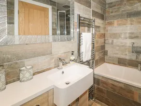 River Cottage - Bathroom