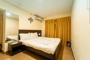 Kay's Riverview Resort - Near Baga Beach - Room