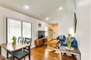 Walk to Macken Park: Home w/ Fenced Yard & Patio - Intérieur