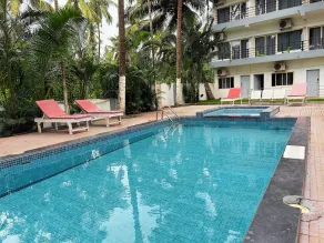 Bay Breeze Hotels and Resorts - Pool