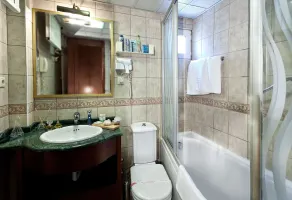 Hotel Best - Bathroom