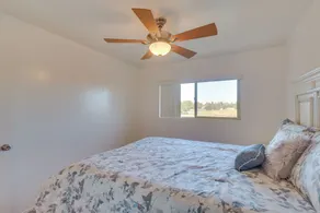 Convenient Bakersfield Townhome With Patio! - Rom