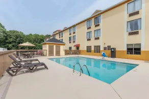 Comfort Inn & Suites Mocksville I-40 - Pool