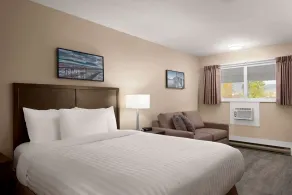 Travelodge by Wyndham Salmon Arm BC - Chambre