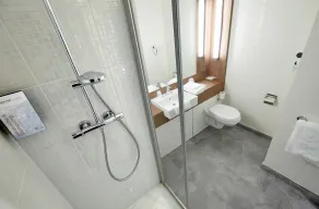 Campanile Paris Ouest - Chaville - Bathroom