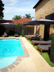 Palm Swift Luxury Accommodation - Pool