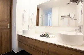 Hotel Lagoon - Bathroom