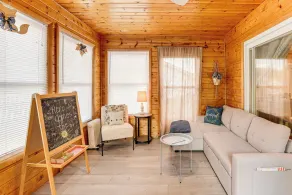 Todd Lake Home: Fish, Snowmobile & Golf! - Innvendig
