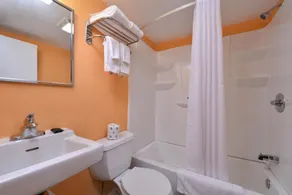 Media Inn & Suites - Salle de bain