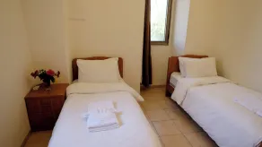 St. George’s Cathedral Pilgrim Guesthouse – Jerusalem - Chambre