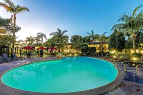 Ramada by Wyndham Santa Barbara - Piscine