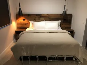 Timber Door Luxury Accommodation Geelong - Room