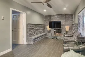 1 Mi to Graceland: Quiet Home w/ Private Yard - Interiör