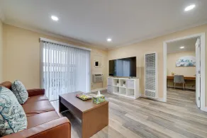2 Mi to Dtwn Pleasanton Condo w/ Pool Access - Innenbereich