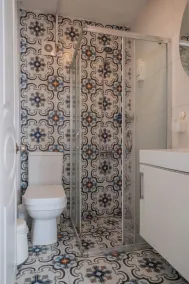 Heros Hotels Bozcaada - Bathroom