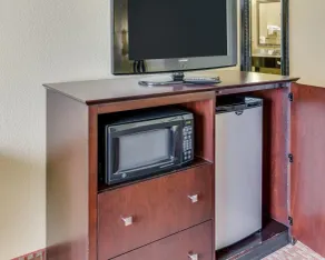 Quality Inn & Suites Slidell - Habitación