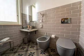 Urban Rooms - Bathroom