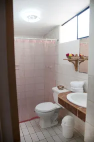 Hostal Miramar Pisco - Bathroom