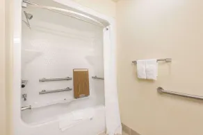 Super 8 by Wyndham Claremore OK - Salle de bain