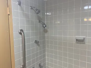 Suburban Studios Buffalo Airport - Bathroom