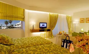 Comer Kinetta Beach - Rom