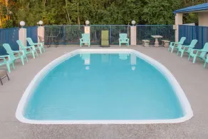Days Inn by Wyndham Picayune - Pool