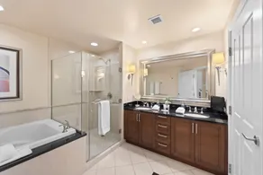 Lucky Gem Penthouse Suites at MGM Signature - Bathroom
