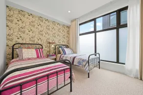 Fully Gated! Walk to Bus, Train & Box Hill High! - Habitación