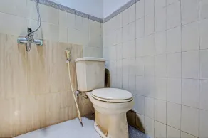Hotel Jaya Kusuma near Candi Prambanan Mitra RedDoorz - Salle de bain