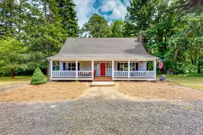 The Homested w/ Covered Deck & Views - Interior
