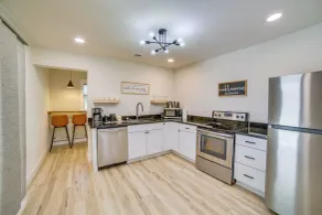 7 Mi to Roaring River State Park! Gem w/ Fire Pit - Innvendig