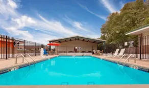 Super 8 by Wyndham Siloam Springs - Pool