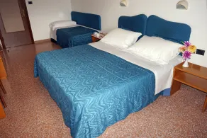 Family Hotel Como - Quarto