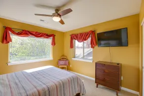 Canal-front Bend Vacation Rental w/ Hot Tub! - Rum
