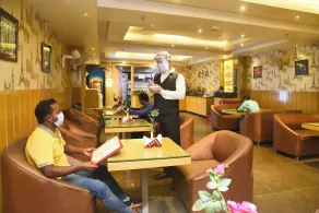Aman Continental With Restaurant - 5Mins from Connaught Place ,Railway Station & Metro - Restaurant
