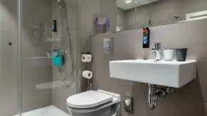Holiday Inn - the niu, Keg Hamburg Ost by IHG - Bathroom