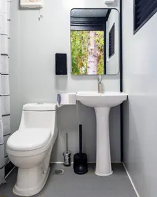 New Leaf Greenhouse - Baño
