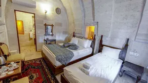 Hikmet's House - Room