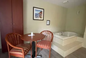 Super 8 by Wyndham Campbellton NB - Chambre