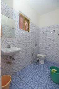 Pritams Cottages Guest House - Bathroom