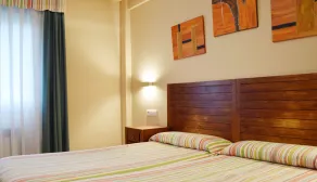 Apartamentos La Barzana - Room