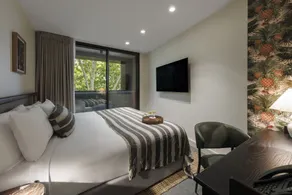 202 Elizabeth - Room