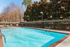 Hampton Inn & Suites Atlanta Airport West/Camp Creek Pkwy - Piscine